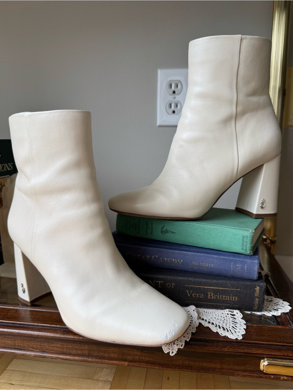 Sam Edelman Codie Ivory Leather Square Toe Block Heel Ankle Boots Size 8